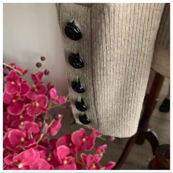 Burberry Cable Knit York Cashmere Sweater in Taupe Melange - Picture 6 of 11